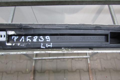 Listwa progowa lewa Audi A1 S line 82A 17- S1