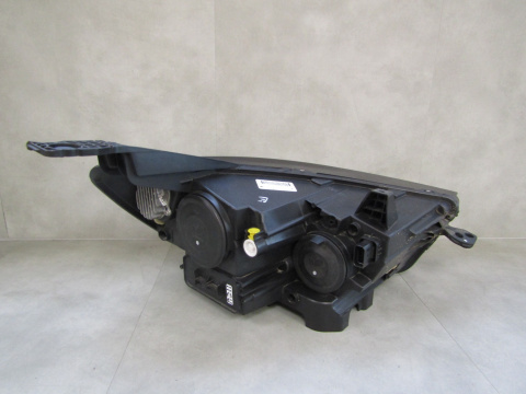 Lampa przód Opel Grandland ZWYKŁA Z LED LH 17-21 YP00015780