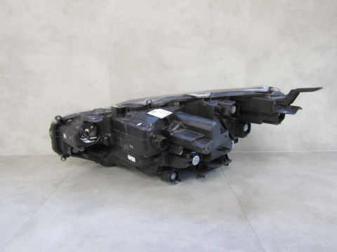 LAMPA PRZÓD TOYOTA YARIS CROSS FULL LED 17-22 RH