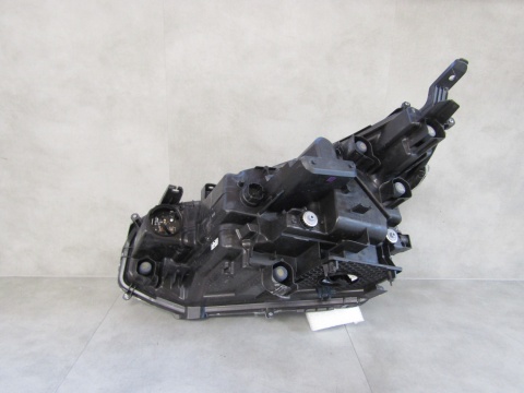 LAMPA PRZÓD TOYOTA YARIS CROSS FULL LED 17-22 RH