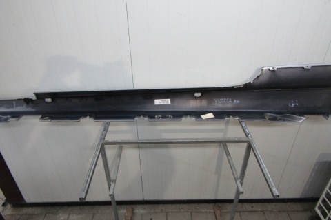 Listwa progowa prawa Mercedes 205 Cabrio nakładka 16-23