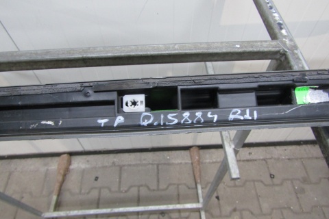 Listwa progowa prawa Audi A1 S line 82A 17- S1