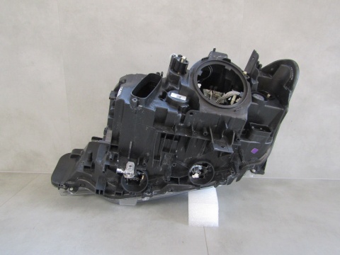 Lampa przód BMW 3 F30 F31 KSENON NIESKRĘTNY 11-15 RH