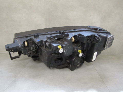 Lampa przód VW ID4 ID5 LED 20- RH 11B941006B
