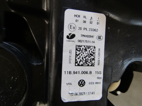 Lampa przód VW ID4 ID5 LED 20- RH 11B941006B