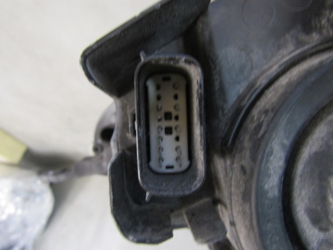 LAMPA PRZÓD FORD ECOSPORT 2 II ZWYKŁA SOCZEWKA RH 17-21 GN15-13W029-YA