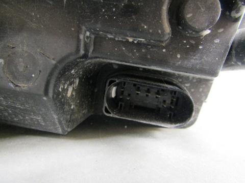LAMPA PRZÓD DODGE RAME 1500 REBEL BLACK ZWYKŁA SOCZEWKA 13- LH