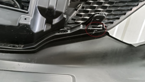 Zderzak przód przedni Nissan Qashqai 2 II 13-17 / 4x PDC NIEMALOWANY