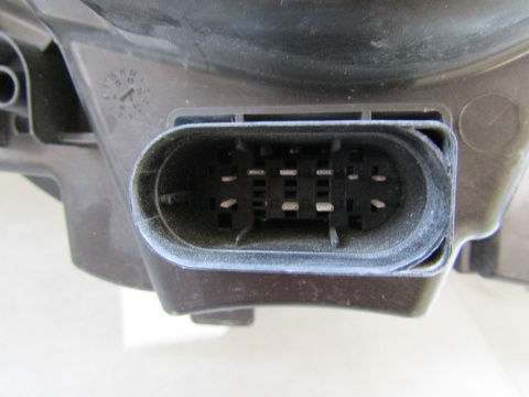 Lampa przód Mercedes Sprinter W906 LIFT KSENON NIESKRĘTNY LH 13-18 A9068206200