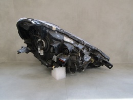 LAMPA PRZÓD MITSUBISHI LANCER 8 VIII ZWYKŁA LH 07-