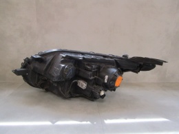 LAMPA PRZÓD MITSUBISHI L200 V KSENON NIESKRĘTNY 15-19 RH