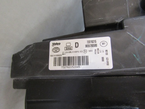 LAMPA PRZÓD TOYOTA PROACE CITY ZWYKŁA RH PRAWA 19- 9835780580