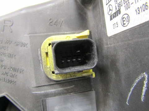 Lampa przód Mercedes Actros MP4 KSENON 11- RH A9608200739