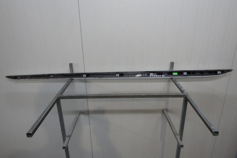 Listwa progowa prawa Audi A1 S line 82A 17- S1