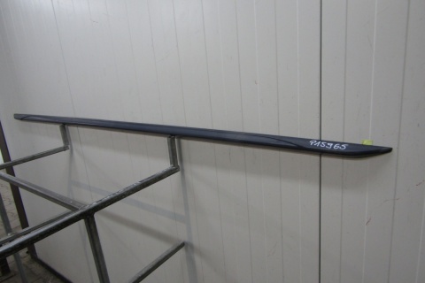 Listwa progowa prawa Audi A4 B9 8W0 S-Line 19 Lift