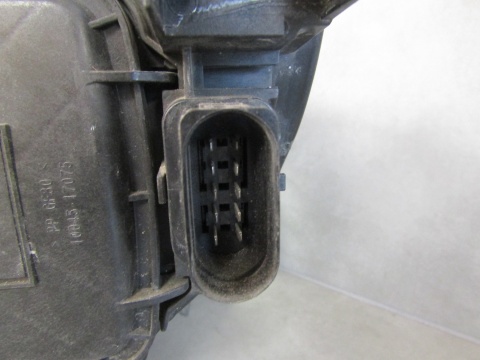 LAMPA PRZÓD AUDI Q5 8R0 08-12 ZWYKŁA RH PRAWA 8R0941004L