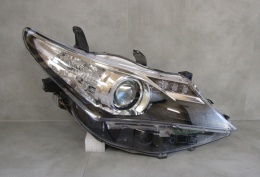 Lampa Przód Toyota Auris II 2 ZWYKŁA SOCZEWKA Z LED 12-15 RH PRAWA 81110-02E20
