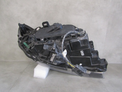 Lampa przód Volvo V60 S60 LIFT KSENON SKRĘTNY 14-18 LH 31420253