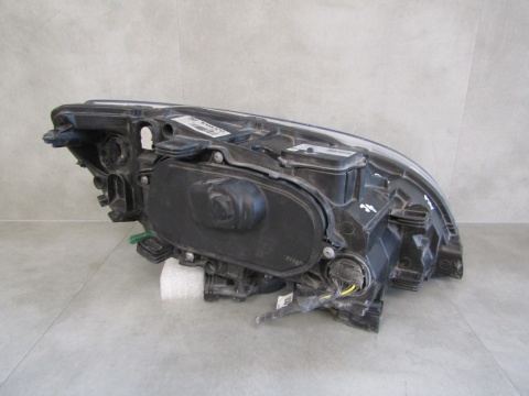 Lampa przód Volvo V60 S60 LIFT KSENON SKRĘTNY 14-18 LH 31420253