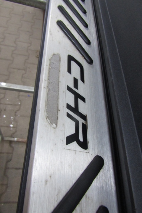 Listwa progowa prawa Toyota CHR 1 I stopień 16-23