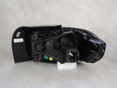 Komplet lamp tylnych lewa prawa Citroen C3 IV ZWYKŁA Z LED 24- 9845616480 9845616680