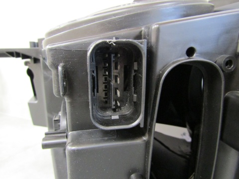 Lampa przód BMW X5 F15 X6 F16 KSENON NIESKRĘTNY 13-18 RH 7290054