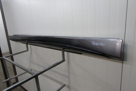 Listwa progowa lewa Infiniti Q30 QX30 76851 5DA1A