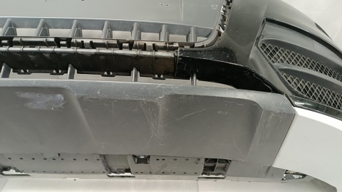 Zderzak przód przedni Audi Q3 8U0 11-14 / + 2 halogeny