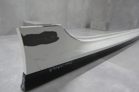 Listwa progowa prawa BMW 2 F44 M Pakiet 19-