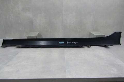 Listwa progowa prawa BMW 1 F40 2 F44 19- próg