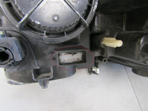 LAMPA PRZÓD OPEL CROSSLAND X ZWYKŁA17-20 RH PRAWA 13467968