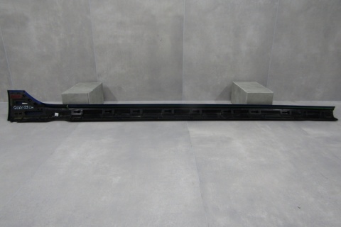 Listwa progowa lewa VW Golf 8 5H0 R HB 19-