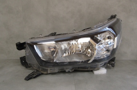 LAMPA PRZÓD TOYOTA HILUX 8 VIII LIFT ZWYKŁA 20- LH LEWA
