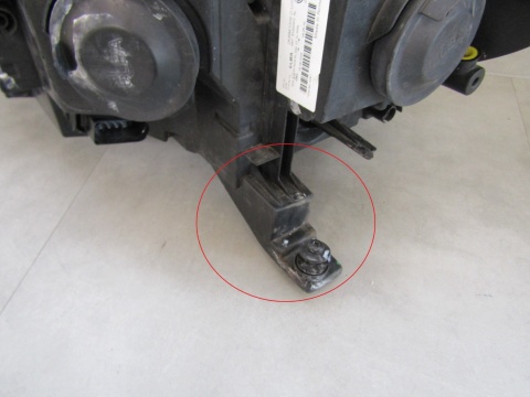 LAMPA PRZÓD VW CADDY 2K8 IV ZWYKŁA 20- RH PRAWA 2K8941006