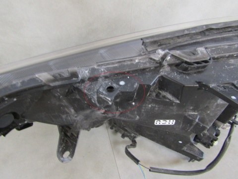 LAMPA PRZÓD TOYOTA RAV4 IV 5 V LED 19-21 RH PRAWA