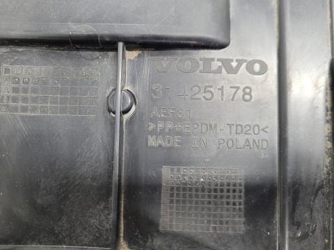 Osłona płyta podłoga zderzaka pod zderzak przód Volvo XC60 2 II 17-21