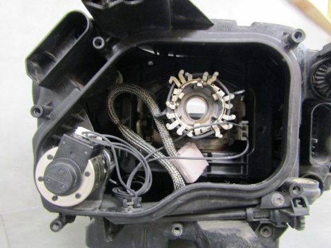 Lampa przód VW Golf 7 VII KSENON NIESKRĘTNY 12-16 LH