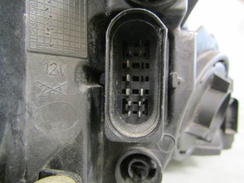 Lampa przód VW Golf 7 VII KSENON NIESKRĘTNY 12-16 LH