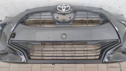 Zderzak przód przedni Toyota Yaris 4 IV 20-