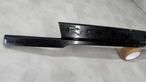 LISTWA KLAPY BAGAŻNIKA RANGE ROVER EVOQUE L551 K8D2-402A30-A