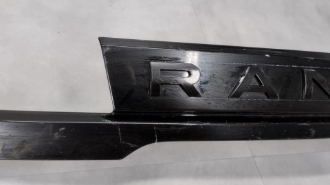 LISTWA KLAPY BAGAŻNIKA RANGE ROVER EVOQUE L551 K8D2-402A30-A