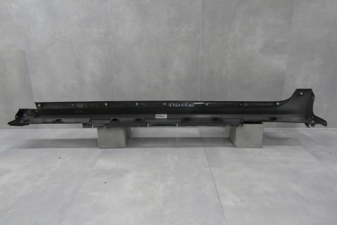 Listwa progowa prawa Toyota Yaris 4 IV 20- Mazda 2 22- Hybrid