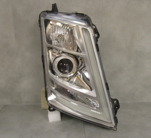 LAMPA PRZÓD VOLVO FH 4 KSENON NIESKRĘTNY 12-20 RH PRAWA 22239244