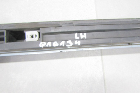 Listwa progowa lewa Audi A1 S line 82A 17- S1