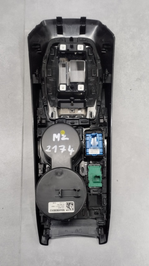 Ramka listwa ozdobna dekor tunelu środkowego automat Peugeot 208 II 9829400680 + 2 przyciski