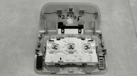 LAMPKA OŚWIETLENIA KABINY z podsufitki Citroen C3 III lift 9811856577 20-