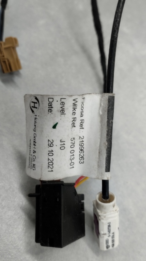 LUSTERKO PRAWE KAMERA AUDI E-TRON 4KE857410B