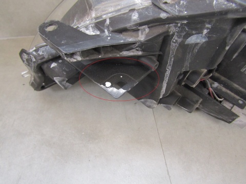 LAMPA PRZÓD TOYOTA YARIS 3 III LIFT ZWYKŁA SOCZEWKA + LED 17-20 RH PRAWA