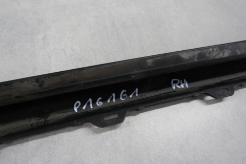 Listwa progowa prawa Audi RS7 4K8 RS-7 C8 A7 RS 19-