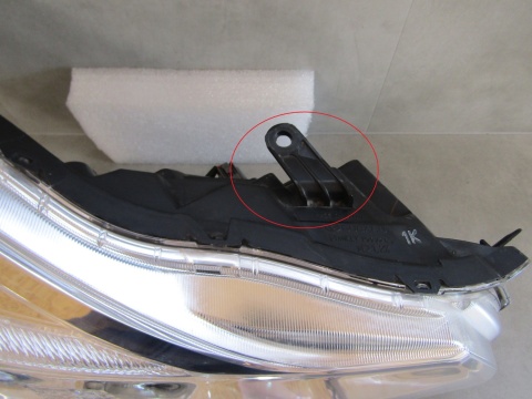 LAMPA PRZÓD SUBARU XV ZWYKŁA 11-17 RH PRAWA